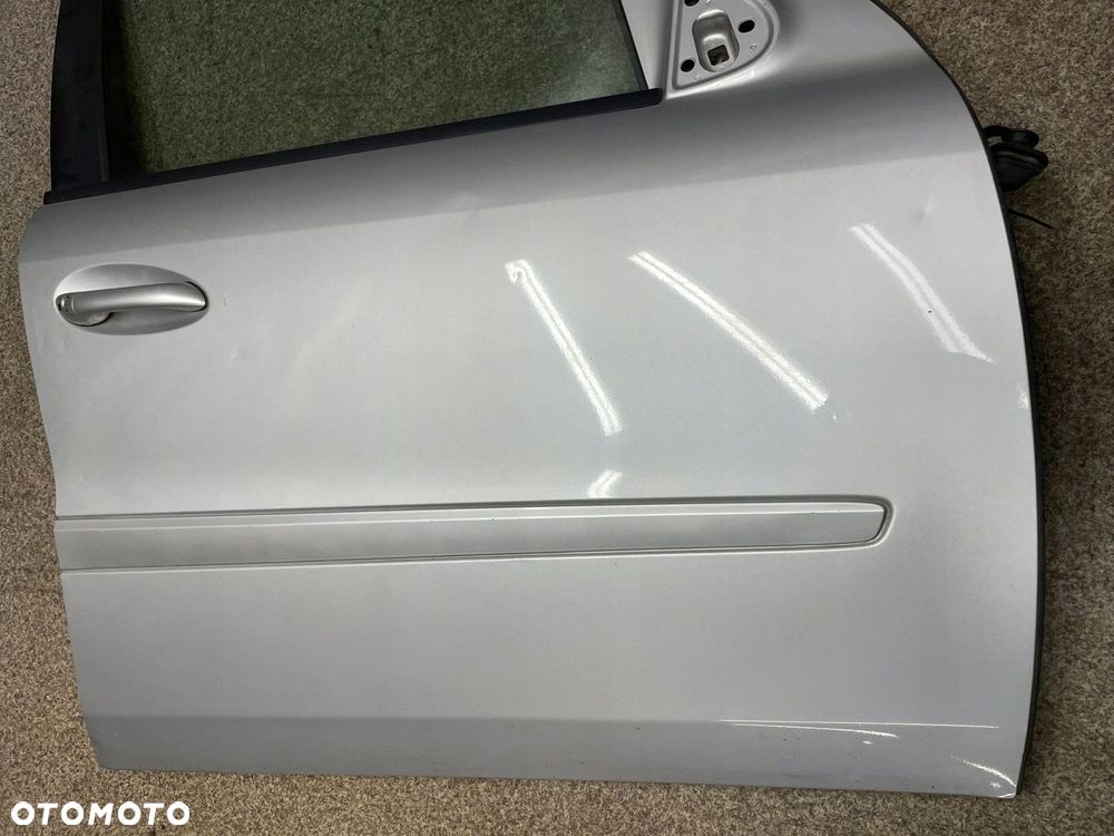 Drzwi prawy przod przednie srebrne C775 775U Mercedes W164 ML 100-120 umFe - 8