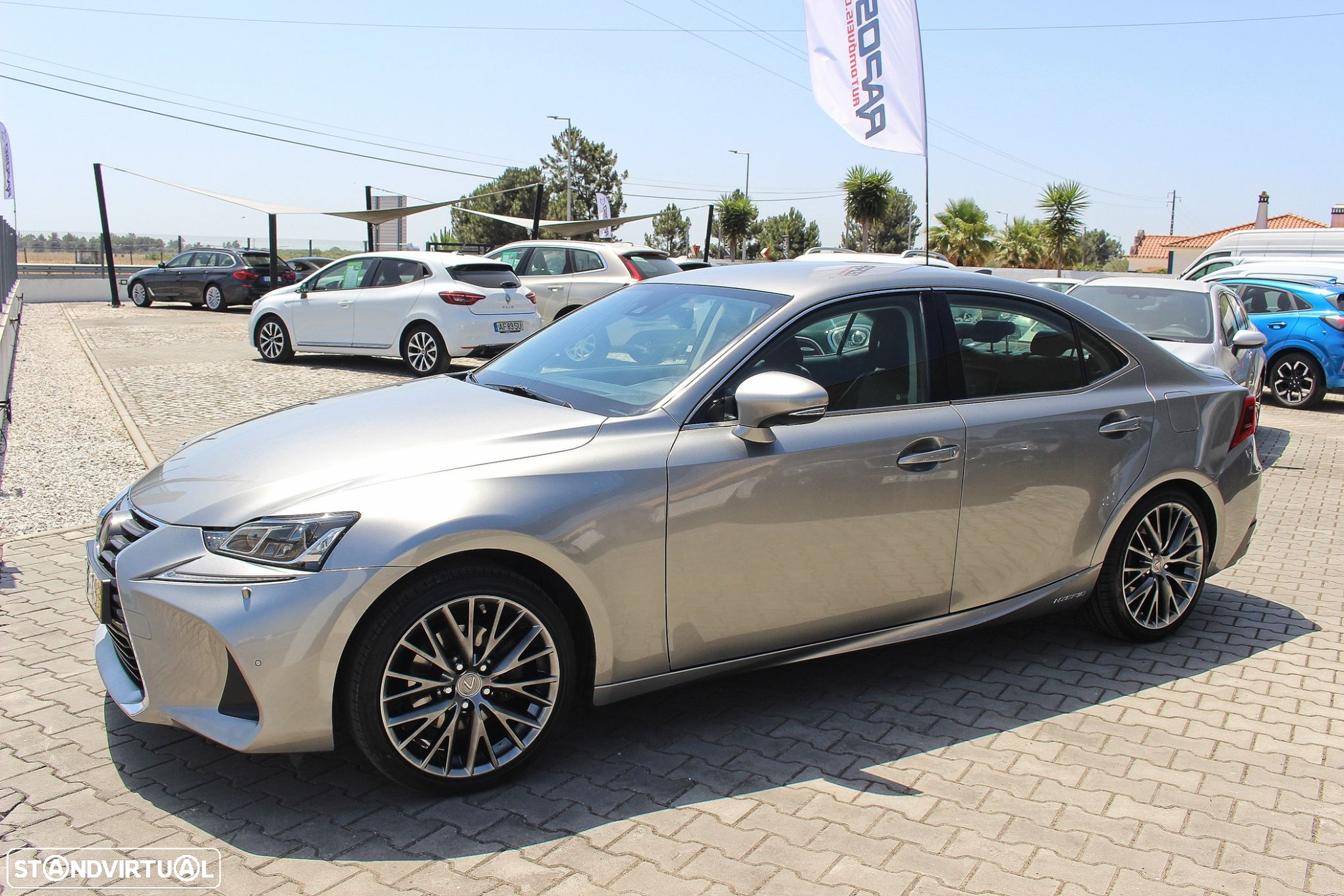 Lexus IS 300H Luxury - 14