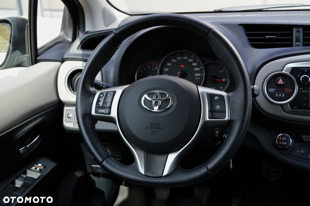 Toyota Yaris 1.33 Prestige - 21