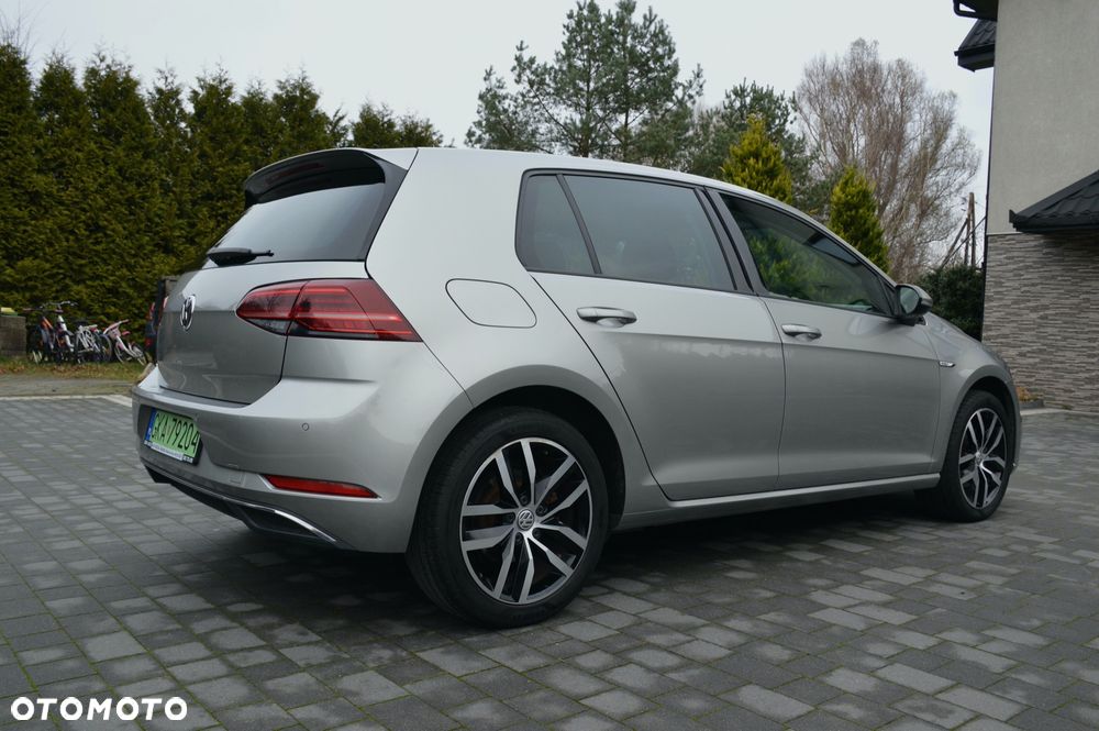 Volkswagen Golf - 8