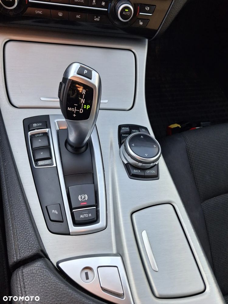 BMW Seria 5 518d - 12