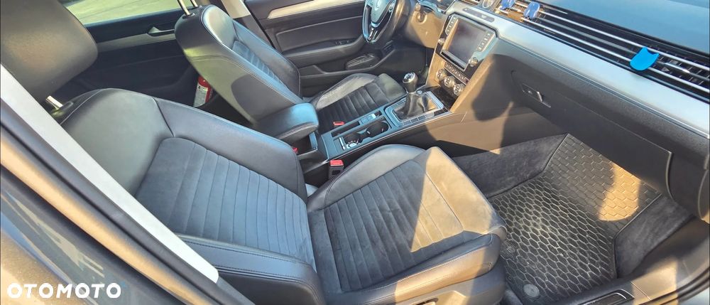 Volkswagen Passat Variant 2.0 TDI (BlueMotion Technology) Highline - 4