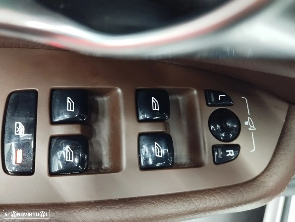 Volvo XC 90 2.0 B5 Momentum Plus AWD - 21