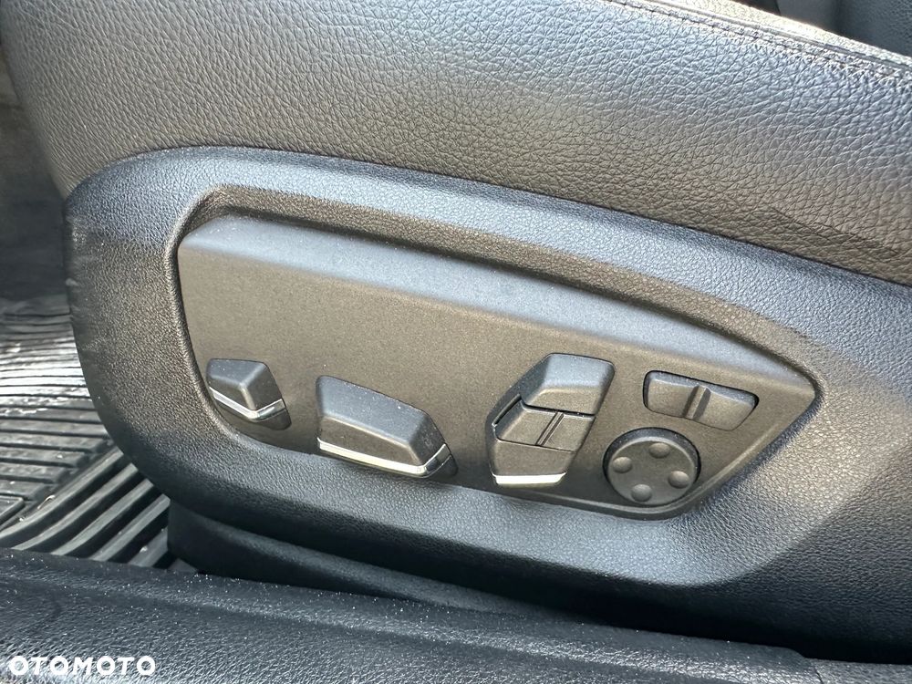 BMW Seria 5 530d xDrive Luxury Line - 17