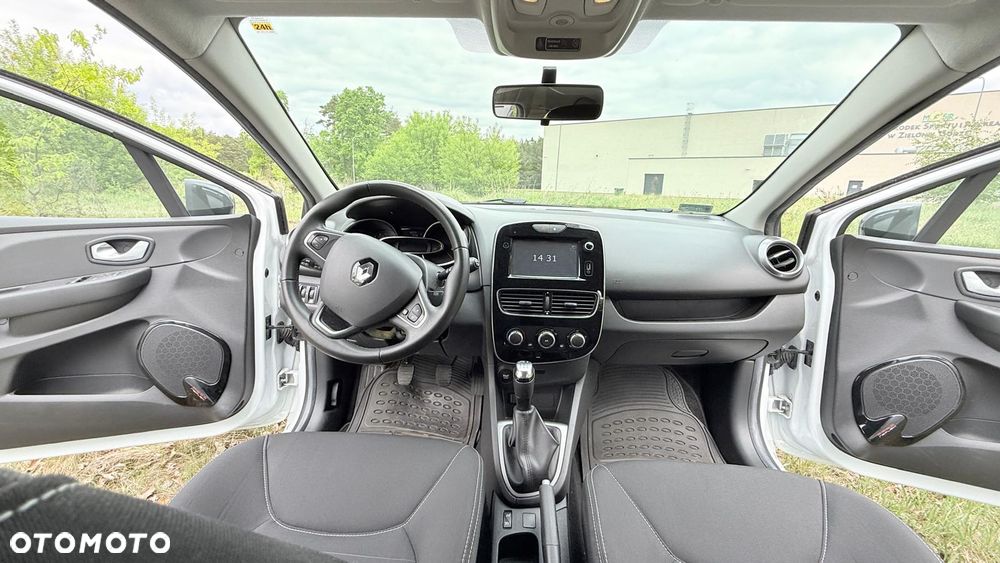 Renault Clio 1.2 16V Limited EU6 - 12