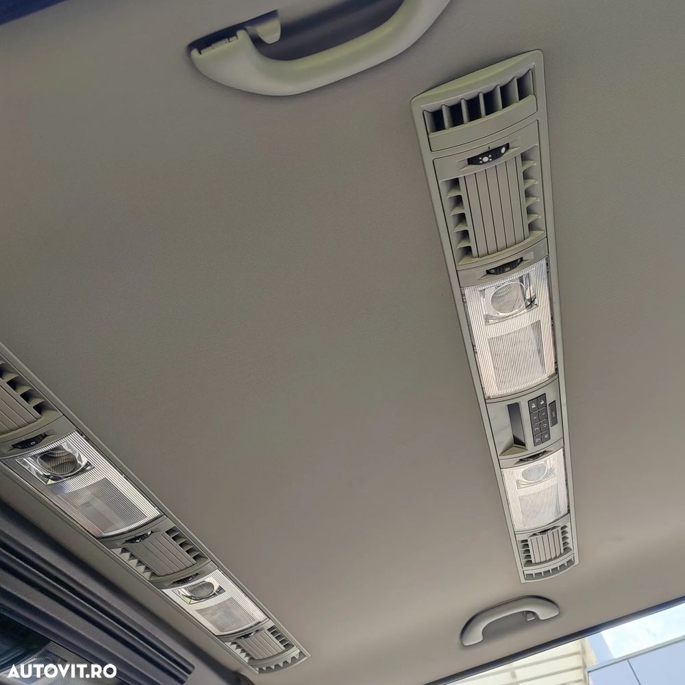 Volkswagen Caravelle LR Trendline DSG - 13