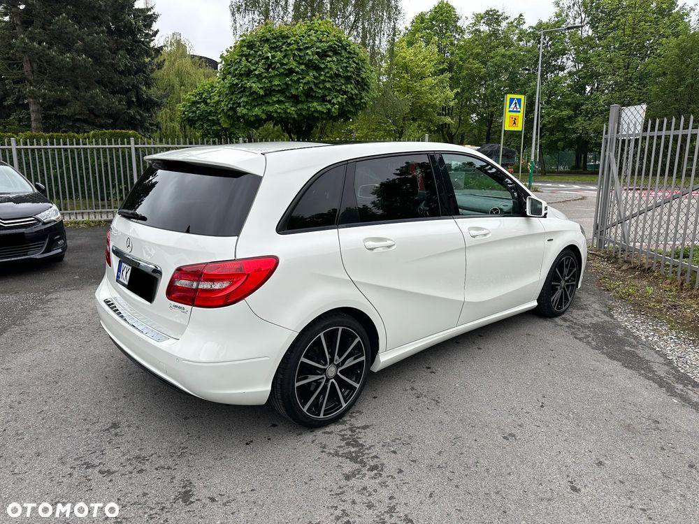 Mercedes-Benz Klasa B 200 (BlueEFFICIENCY) - 9