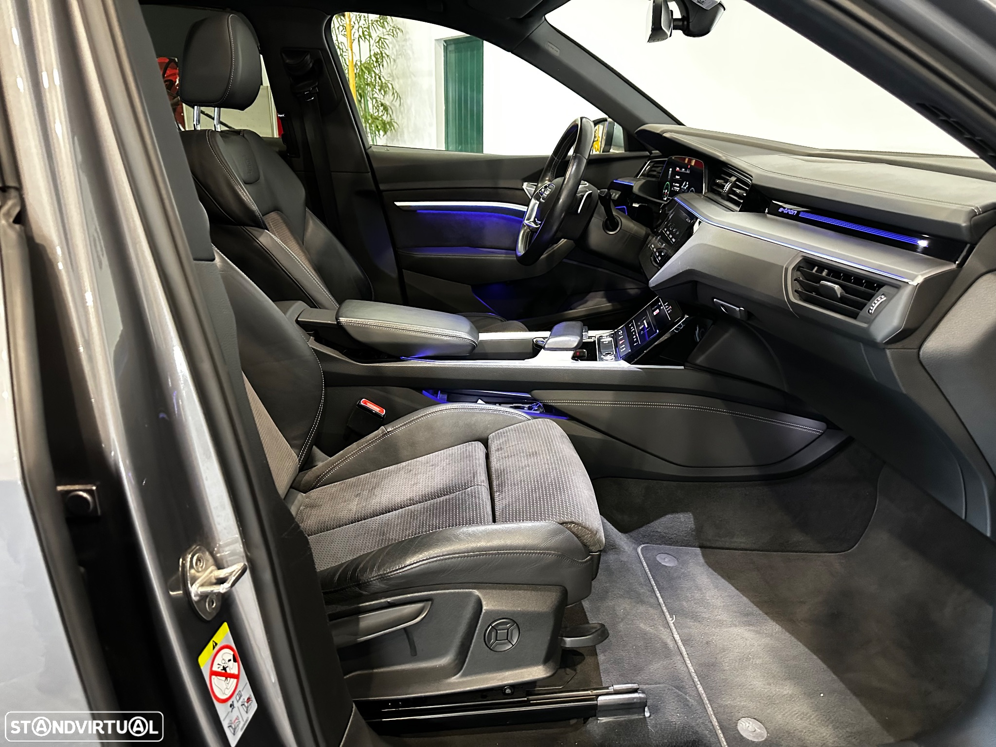 Audi e-tron 55 quattro S line - 29