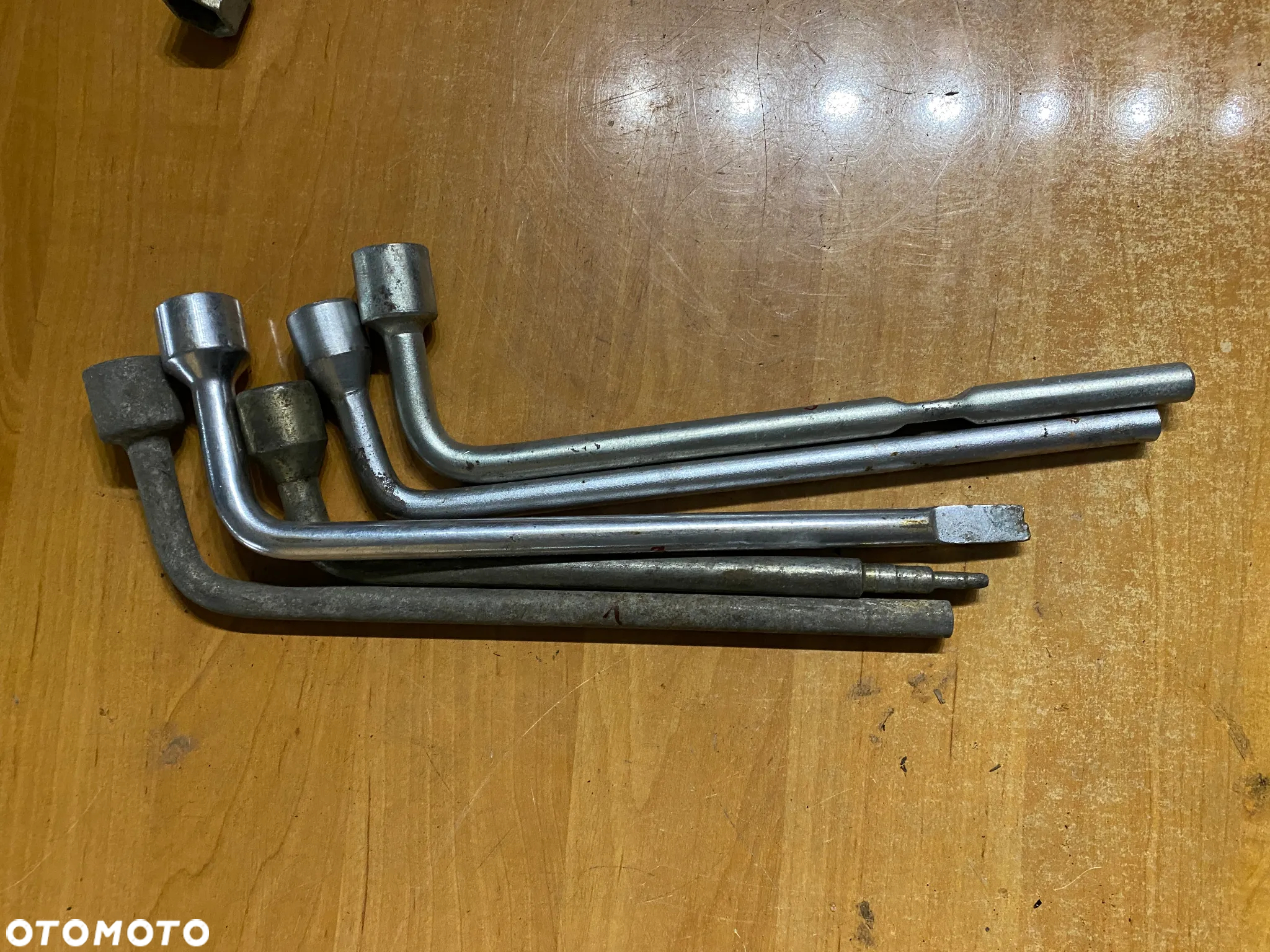 KLUCZ DO KÓŁ HAK HOLOWNICZY UCHO VW MERCEDES BMW OPEL FORD ITP. - 7