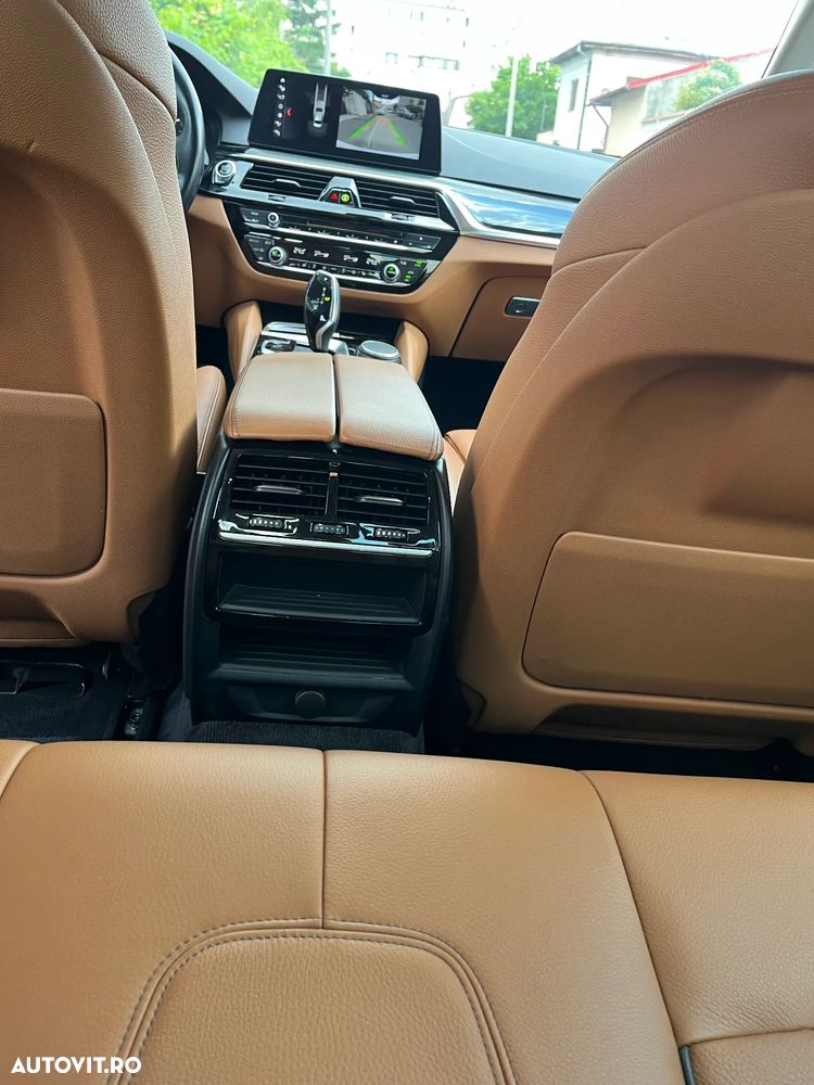 BMW Seria 5 530d Aut. Luxury Line - 14
