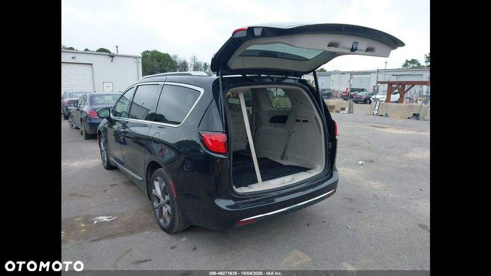 Chrysler Pacifica - 7