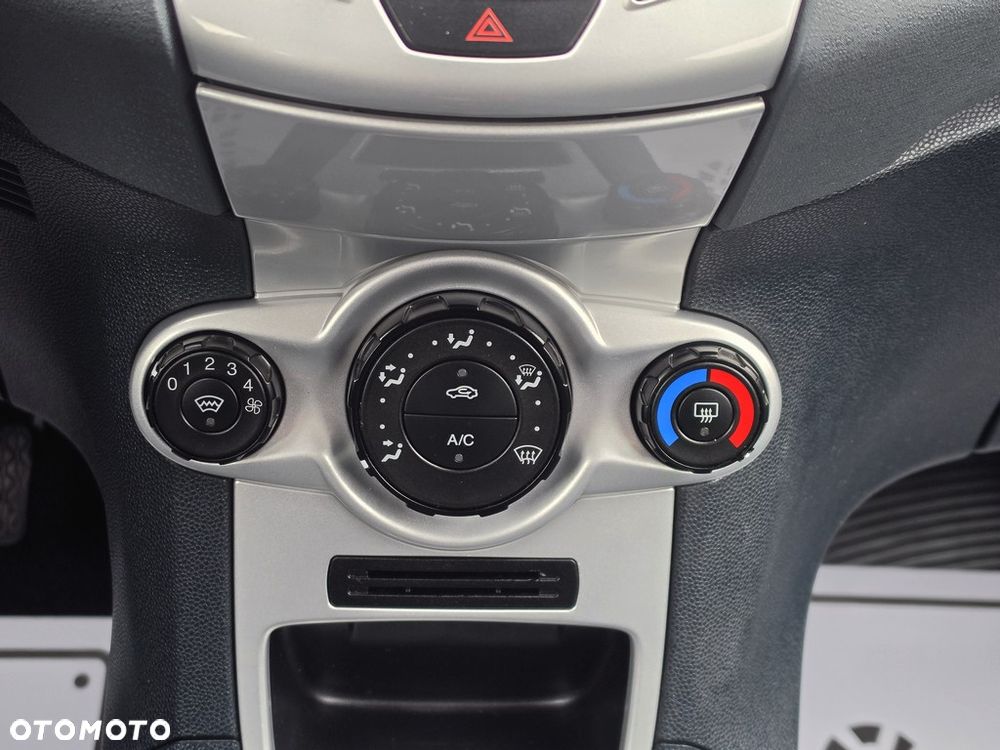 Ford Fiesta 1.4 Champions Edition - 30