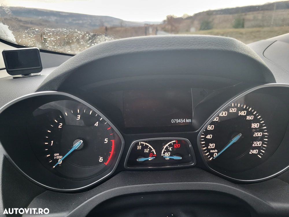 Ford Kuga 2.0 TDCi 4WD Powershift ST-Line - 8