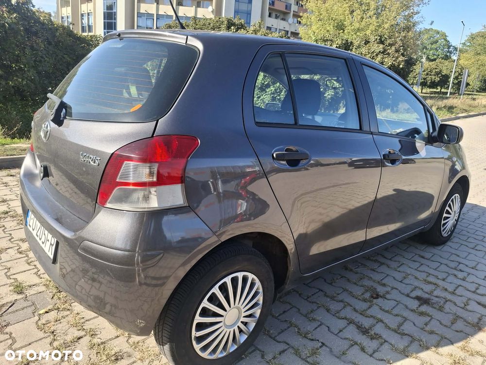 Toyota Yaris 1.0 Luna EU5 - 4
