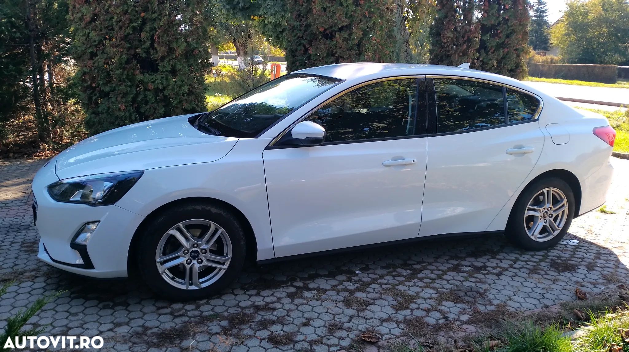 Ford Focus 1.0 EcoBoost Trend Edition - 1