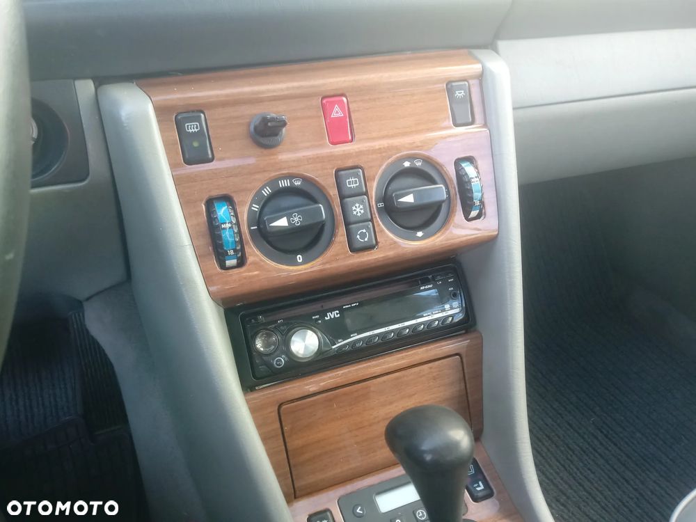 Mercedes-Benz W124 (1984-1993) - 12