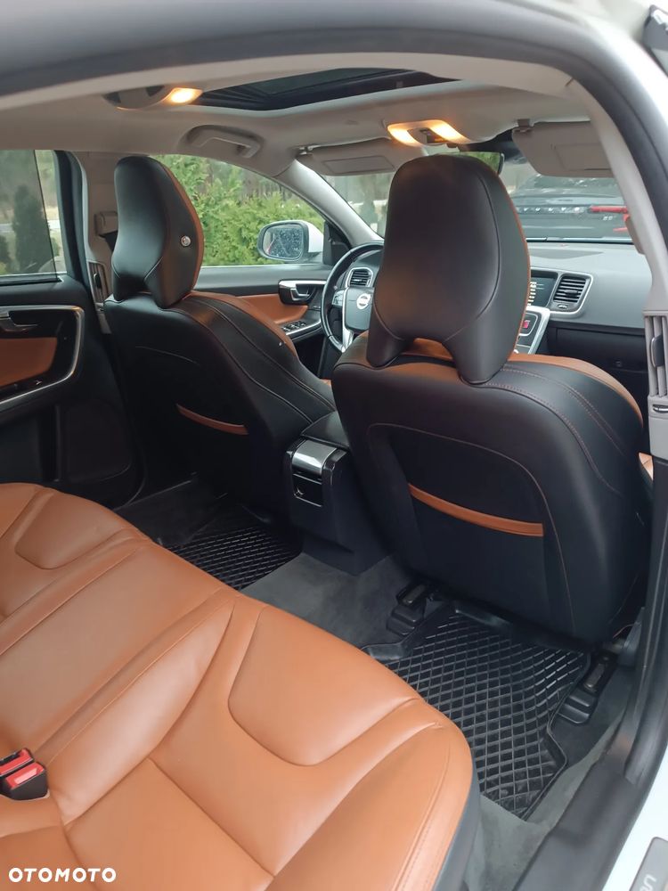 Volvo S60 T5 Drive-E Momentum - 23
