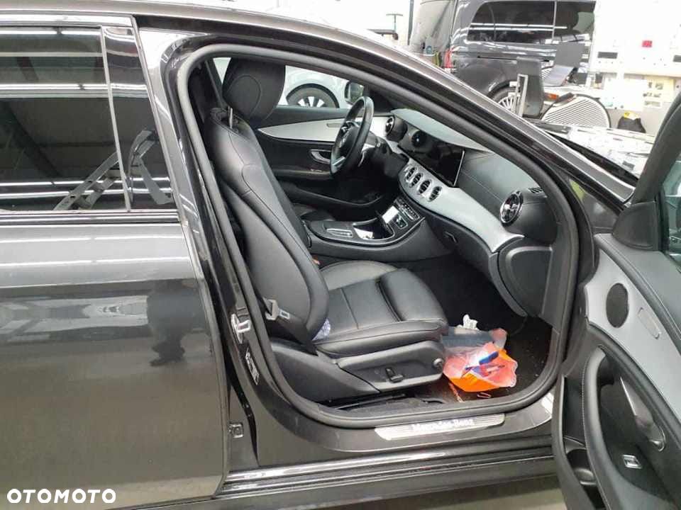 Mercedes-Benz Klasa E 220 d 4Matic 9G-TRONIC AMG Line - 12