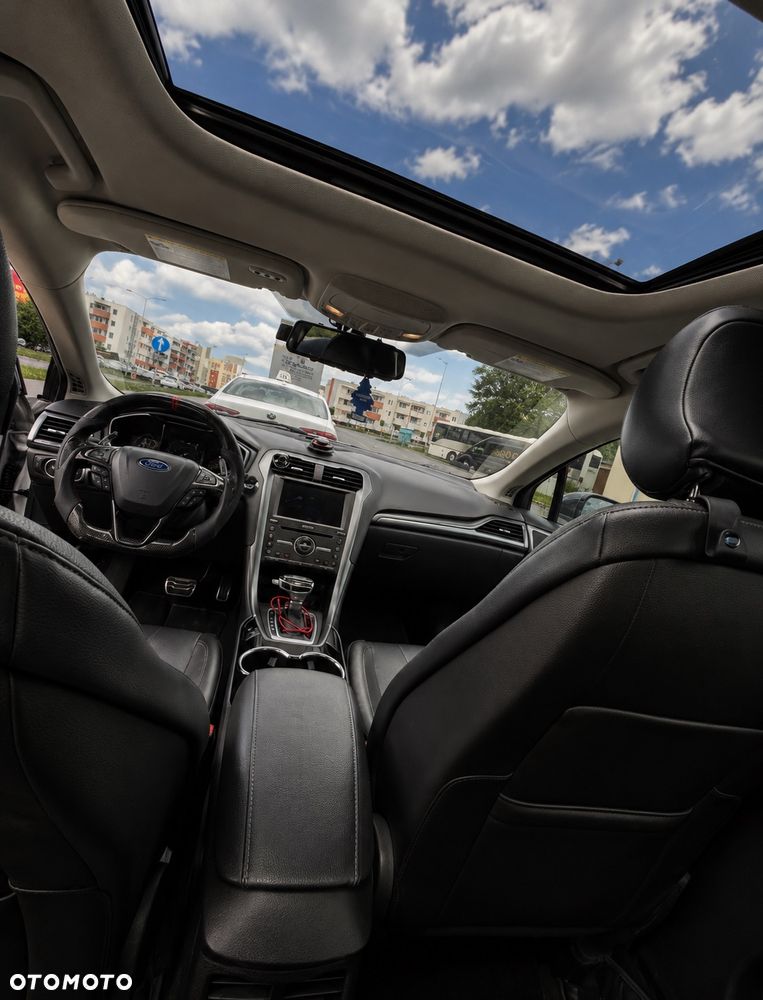 Ford Fusion - 4