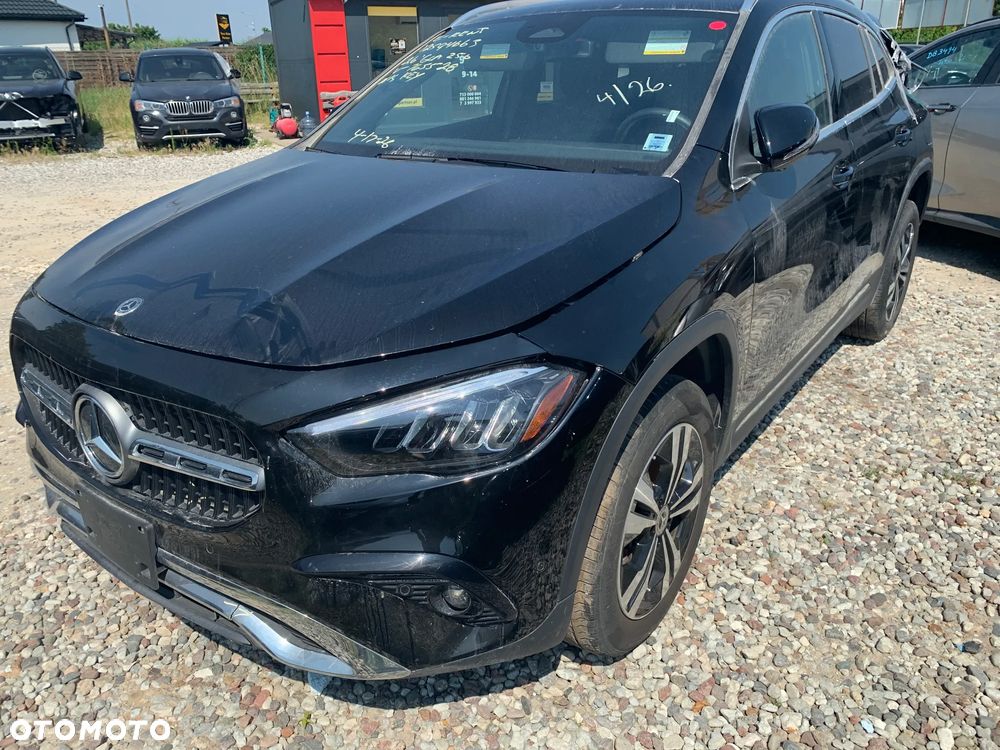 Mercedes-Benz GLA 250 4Matic 8G-DCT - 10