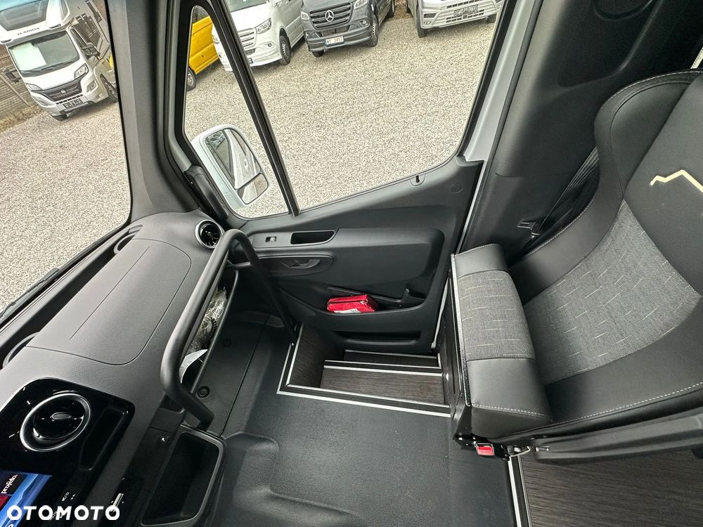 Mercedes-Benz Sprinter 517 - 18