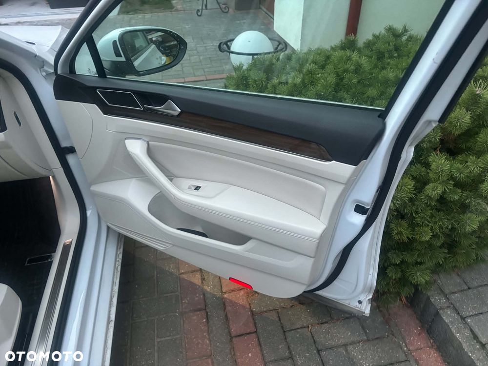 Volkswagen Passat 2.0 TDI Bi-Turbo BMT 4Mot Highline DSG - 11