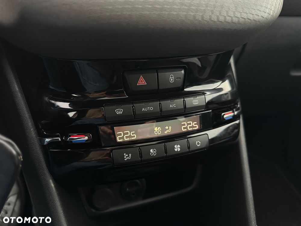 Peugeot 2008 - 18