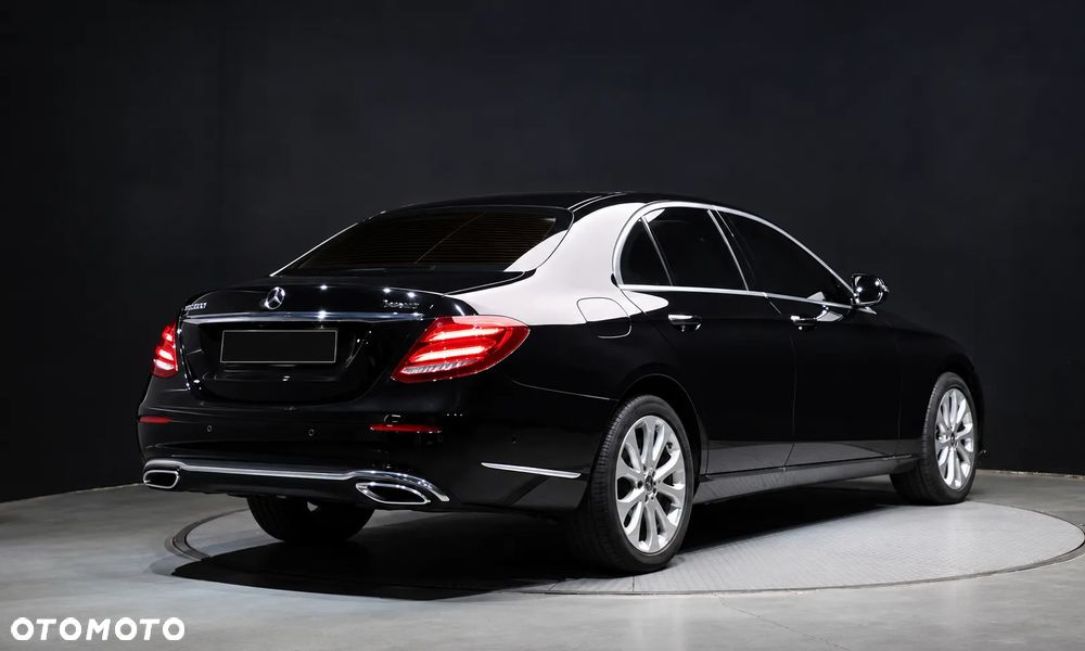 Mercedes-Benz E-Class 2017 photo 3