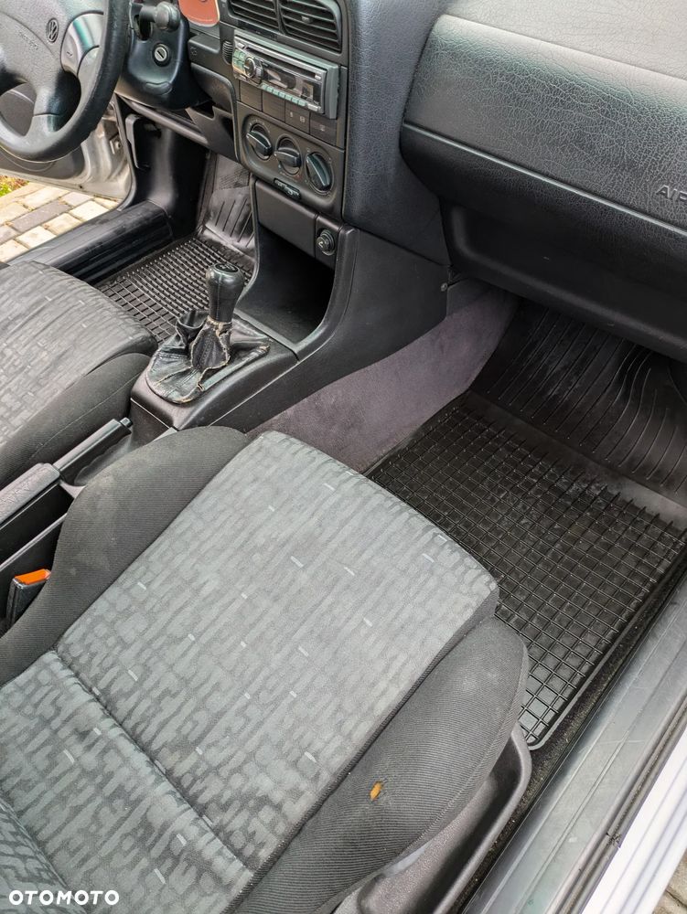 Volkswagen Passat - 21