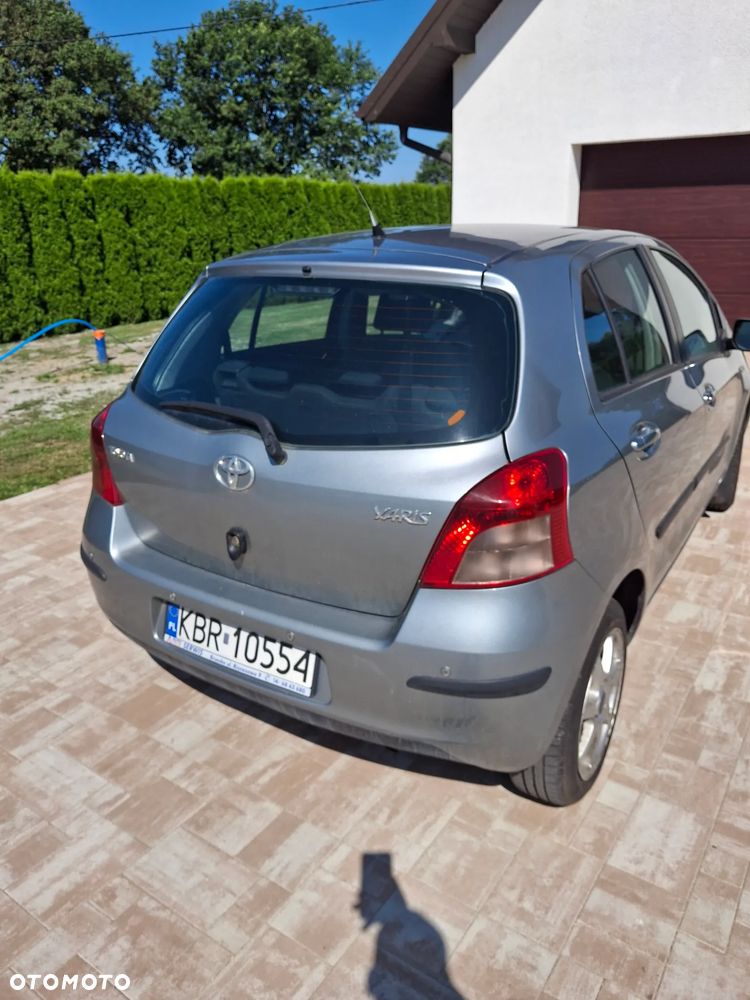 Toyota Yaris 1.3 Sol - 8