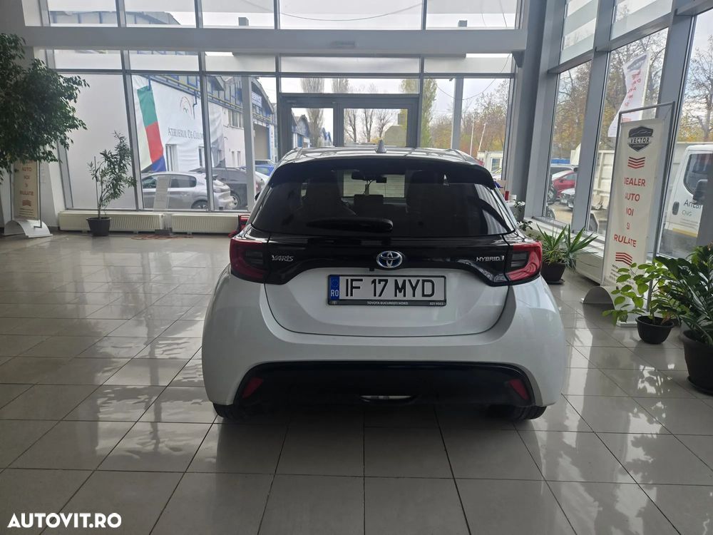 Toyota Yaris 1.5 VVT-i HSD Exclusive Elegant - 23