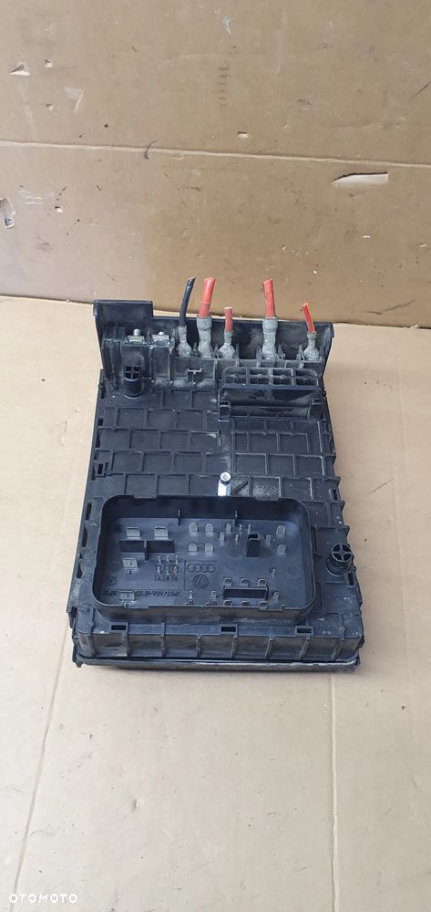 Skrzynka bezpieczników VW Passat B6 3C0937125 1K0937132F - 4
