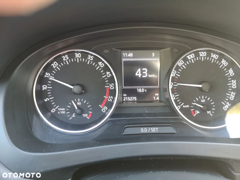 Skoda RAPID Spb 1.6 TDI DPF Emotion Plus - 18