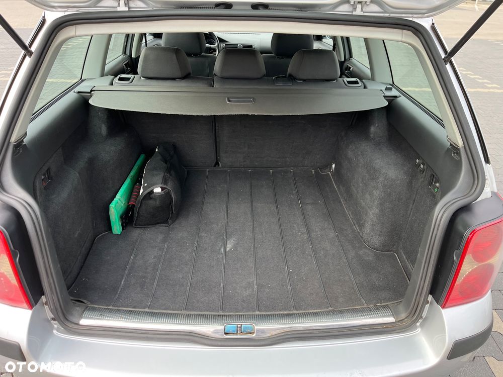 Volkswagen Passat 1.9 TDI Comfortline - 12