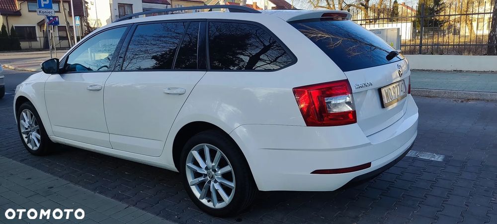 Skoda Octavia 1.6 TDI DSG Ambition - 5