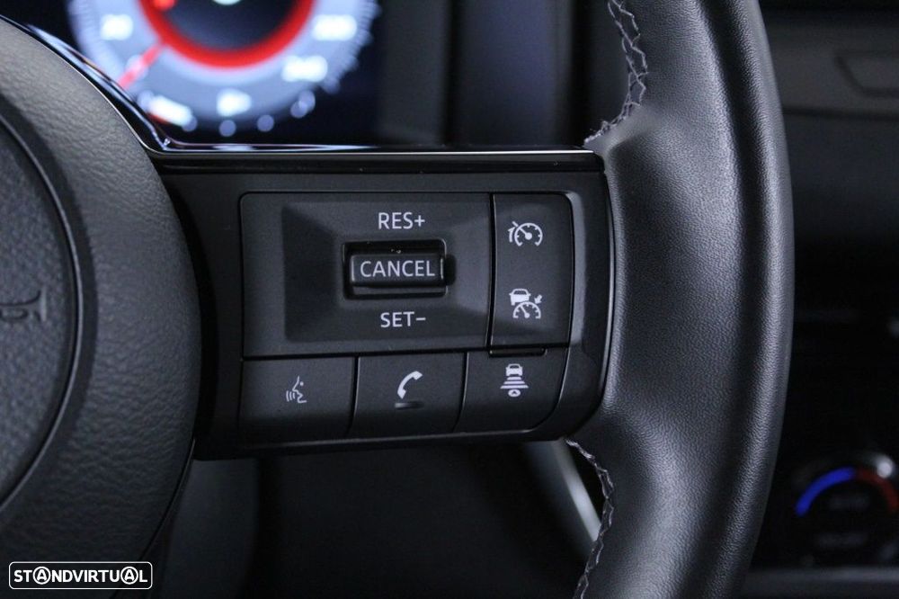 Nissan Qashqai 1.3 DIG-T N-Connecta LED+TT - 23