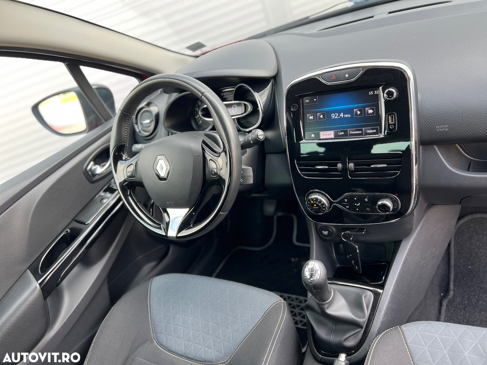Renault Clio dCi 90 Start & Stop COLLECTION - 9