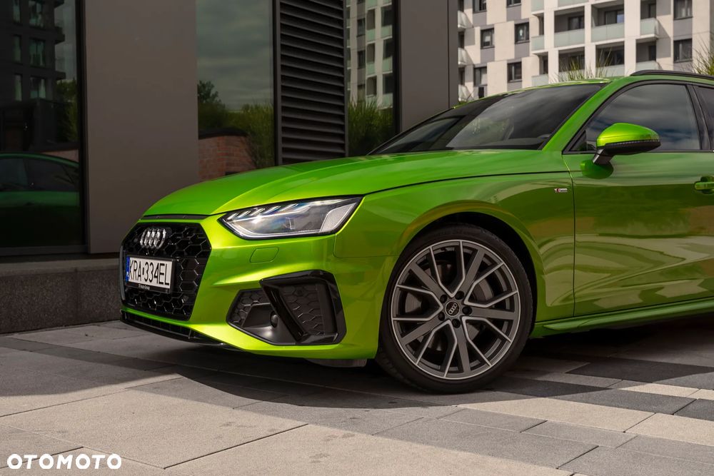 Audi A4 Avant 45 TFSI quattro S tronic S line - 32