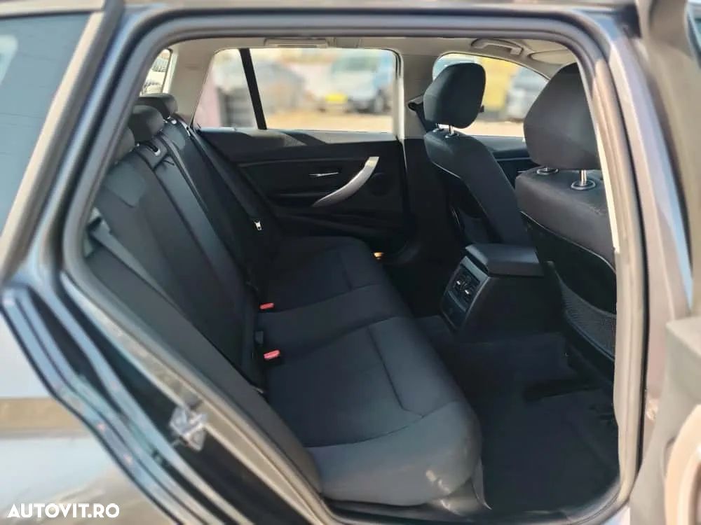 BMW Seria 3 318d Touring Aut. - 9