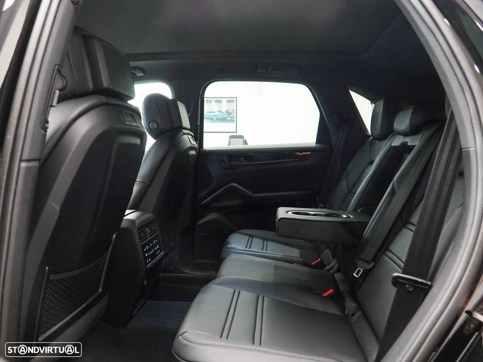 Porsche Cayenne E-Hybrid Black Edition - 33