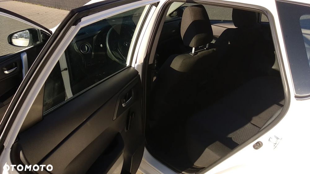 Toyota Auris - 11