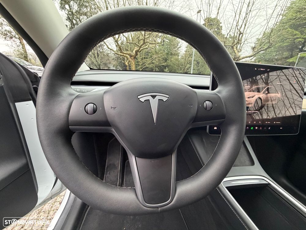 Tesla Model Y Tração Traseira - 38