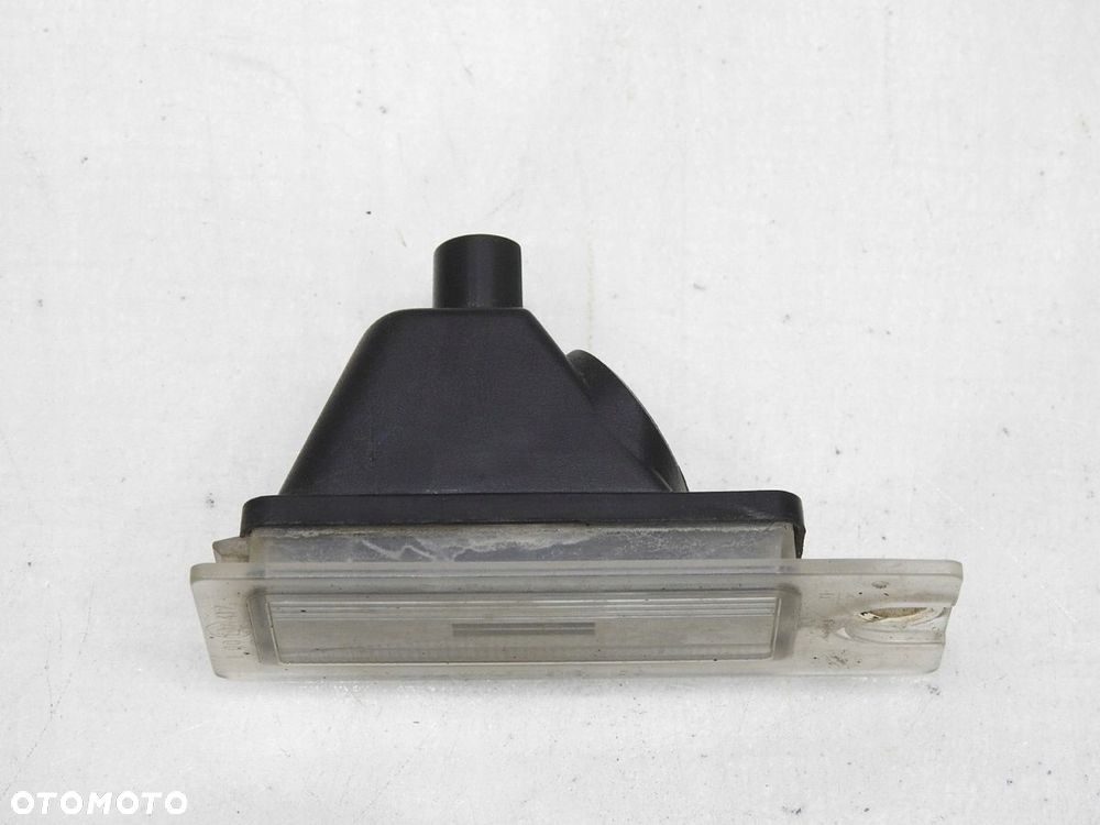 LAMPKA TABLICY REJESTRACYJNEJ VOLVO XC90 I - 2