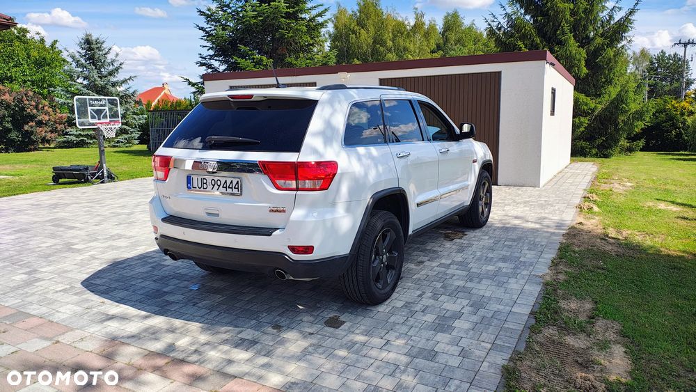 Jeep Grand Cherokee - 26