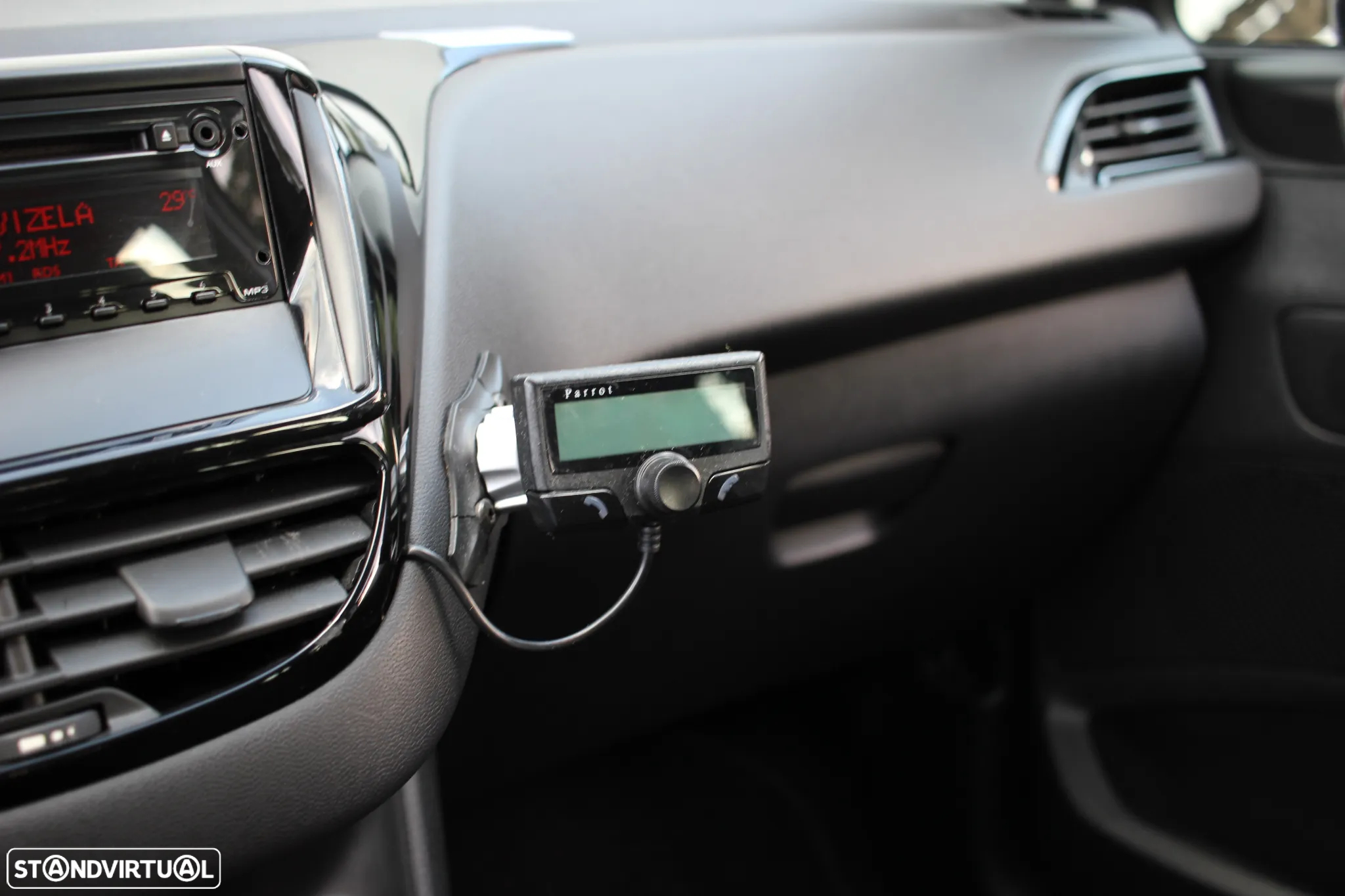 Peugeot 208 - 13