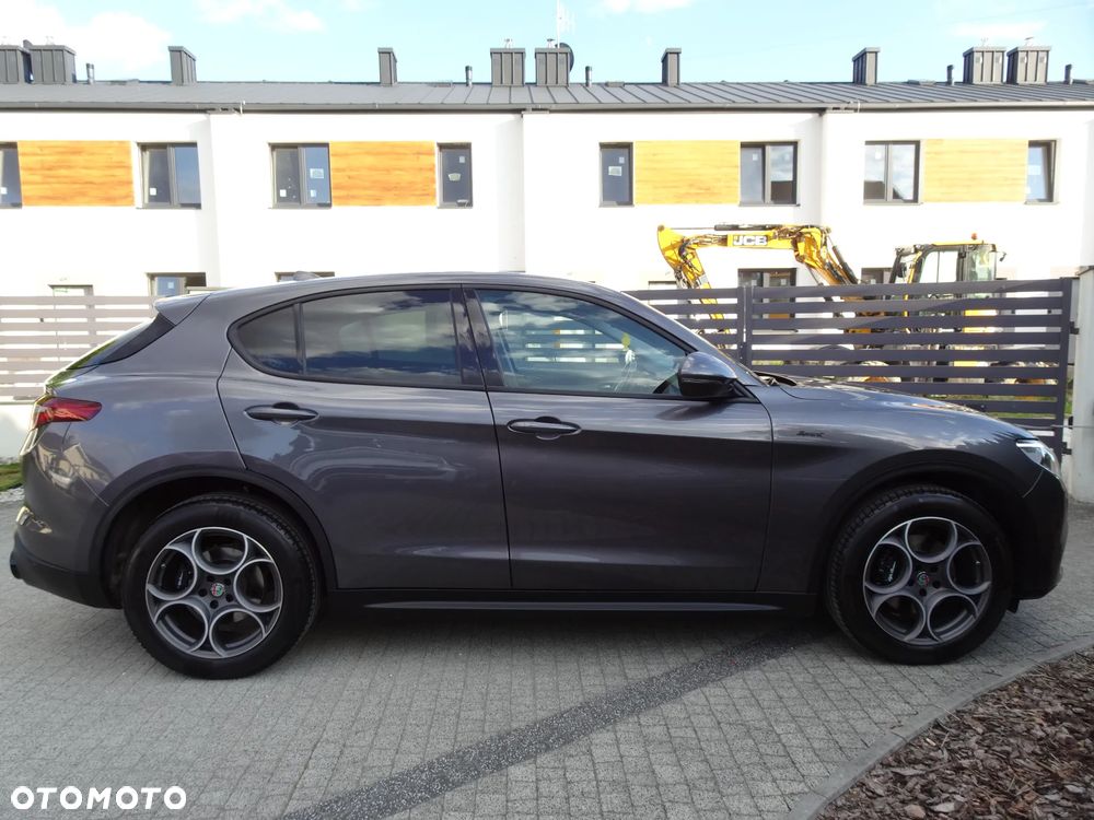 Alfa Romeo Stelvio 2.0 Turbo Sprint Q4 - 9