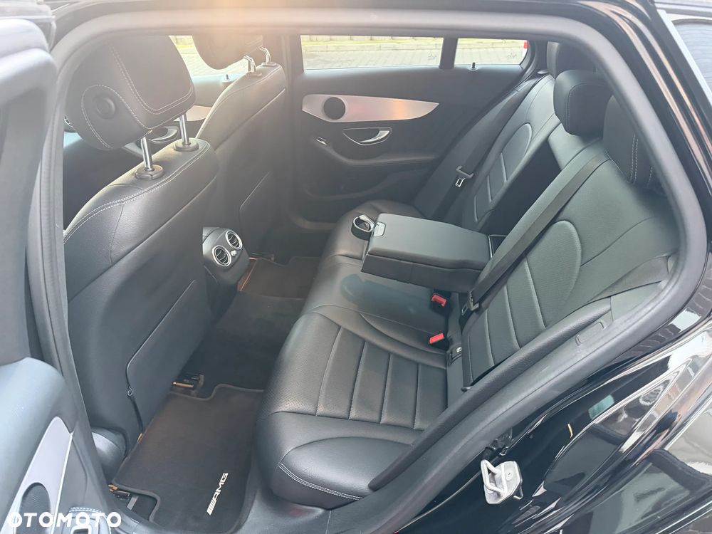 Mercedes-Benz Klasa C 200 9G-TRONIC AMG Line - 31