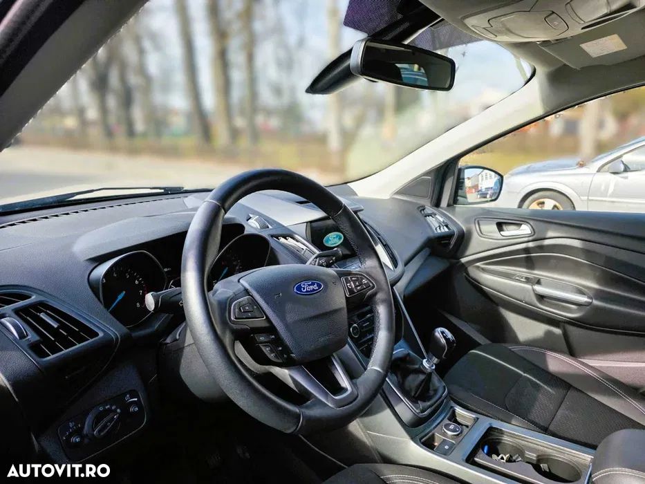 Ford Kuga 1.5 EcoBoost 2x4 Cool & Connect - 2