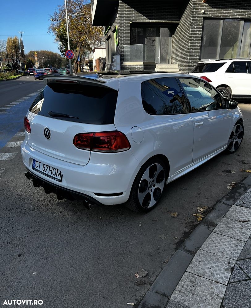 Volkswagen Golf - 4