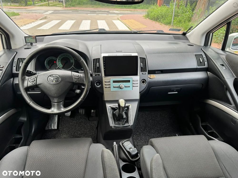 Toyota Corolla Verso 2.0 D-4D Executive - 16